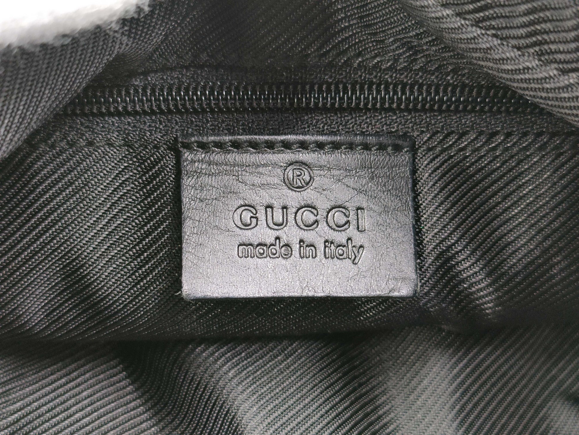 GUCCI GG Canvas 001.4205.001998 Shoulder Bag