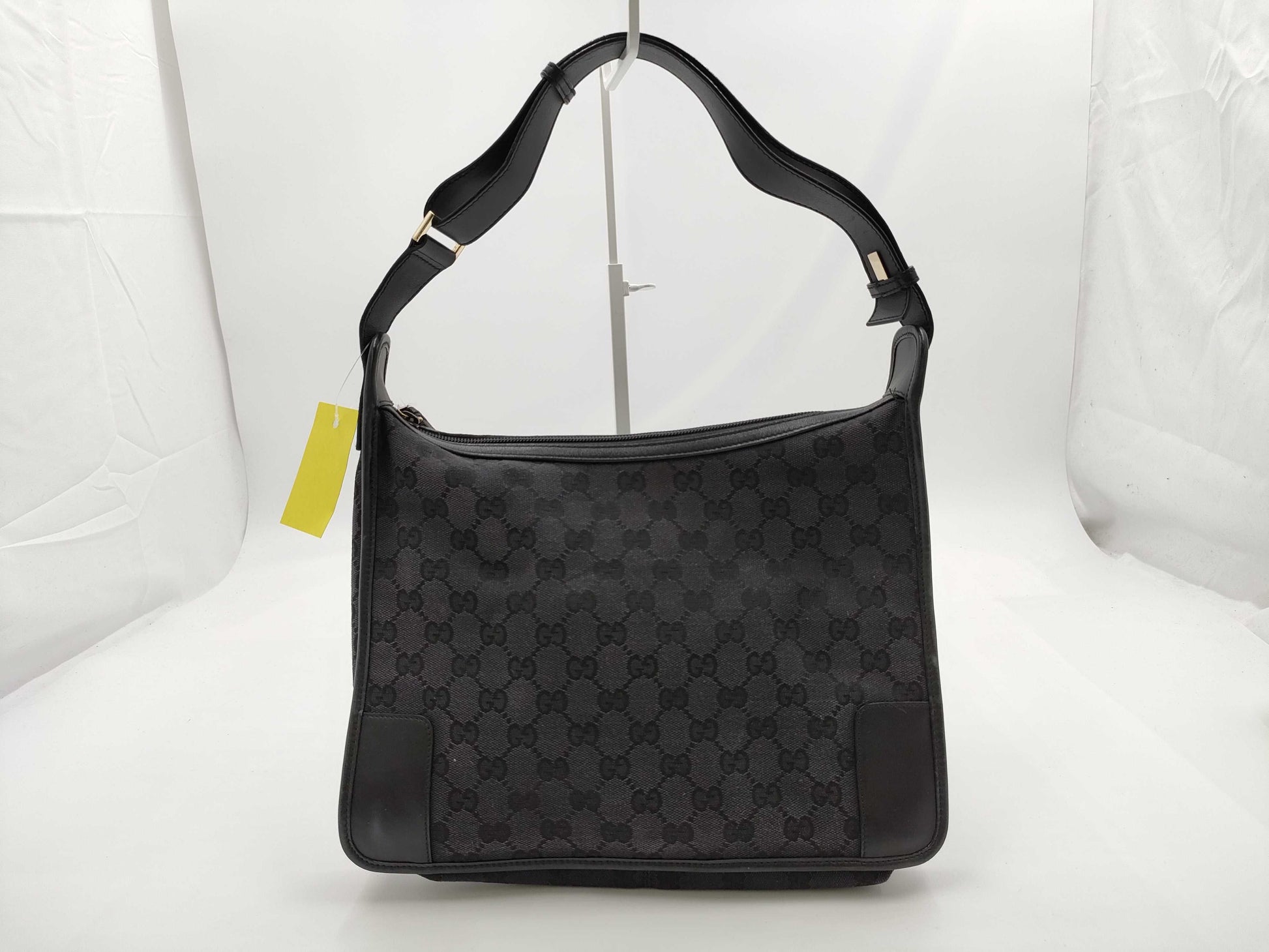 GUCCI GG Canvas 001.4205.001998 Shoulder Bag