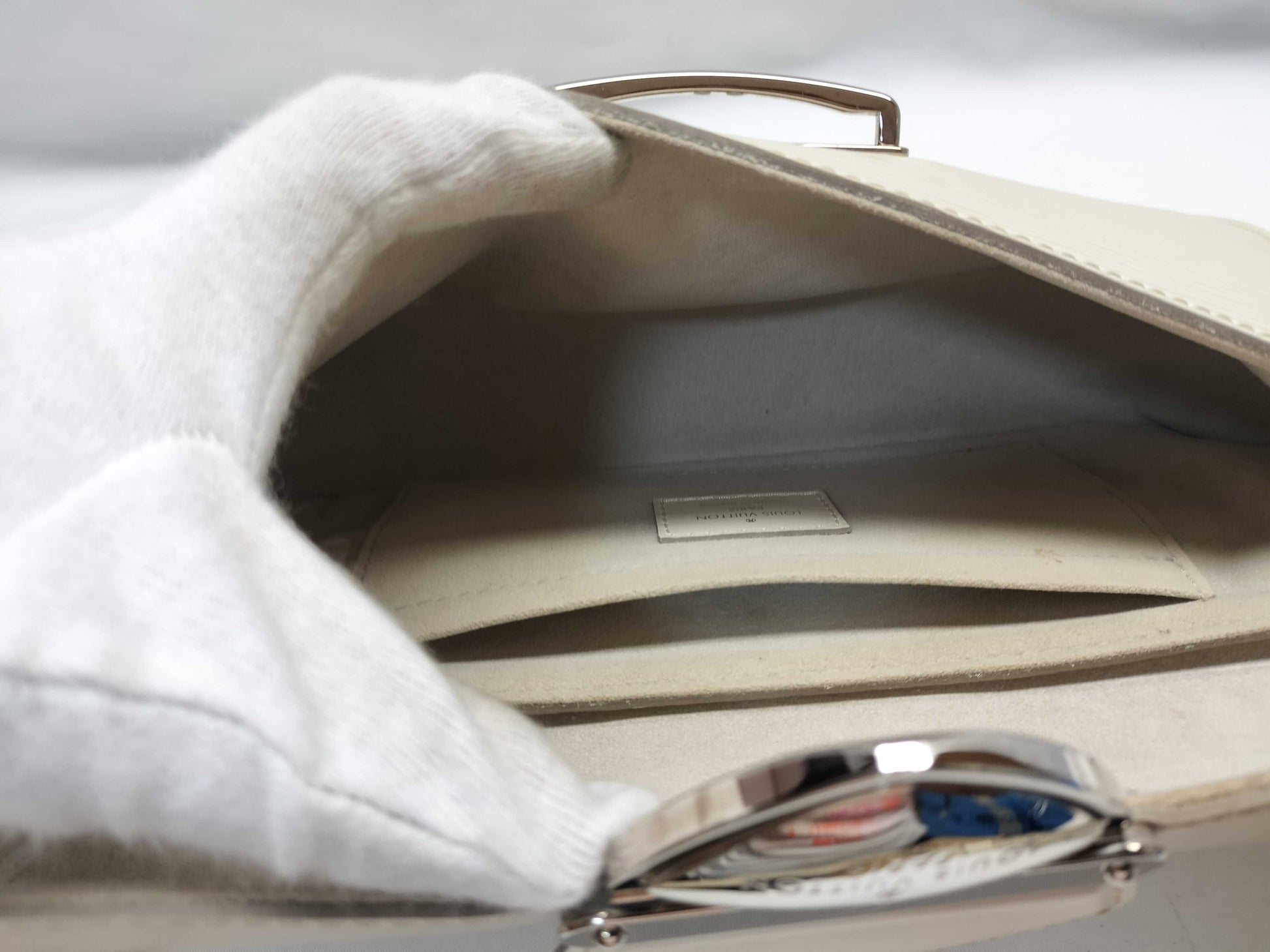 LOUIS VUITTON M5929J Epi Pochette Montaigne Handbag