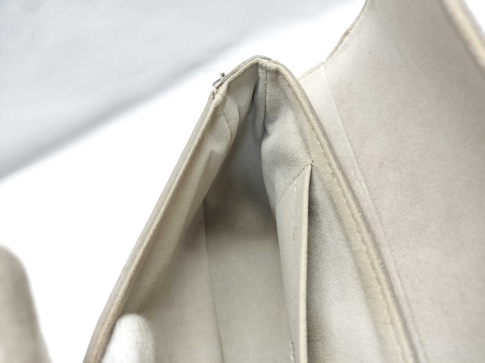 LOUIS VUITTON M5929J Epi Pochette Montaigne Handbag