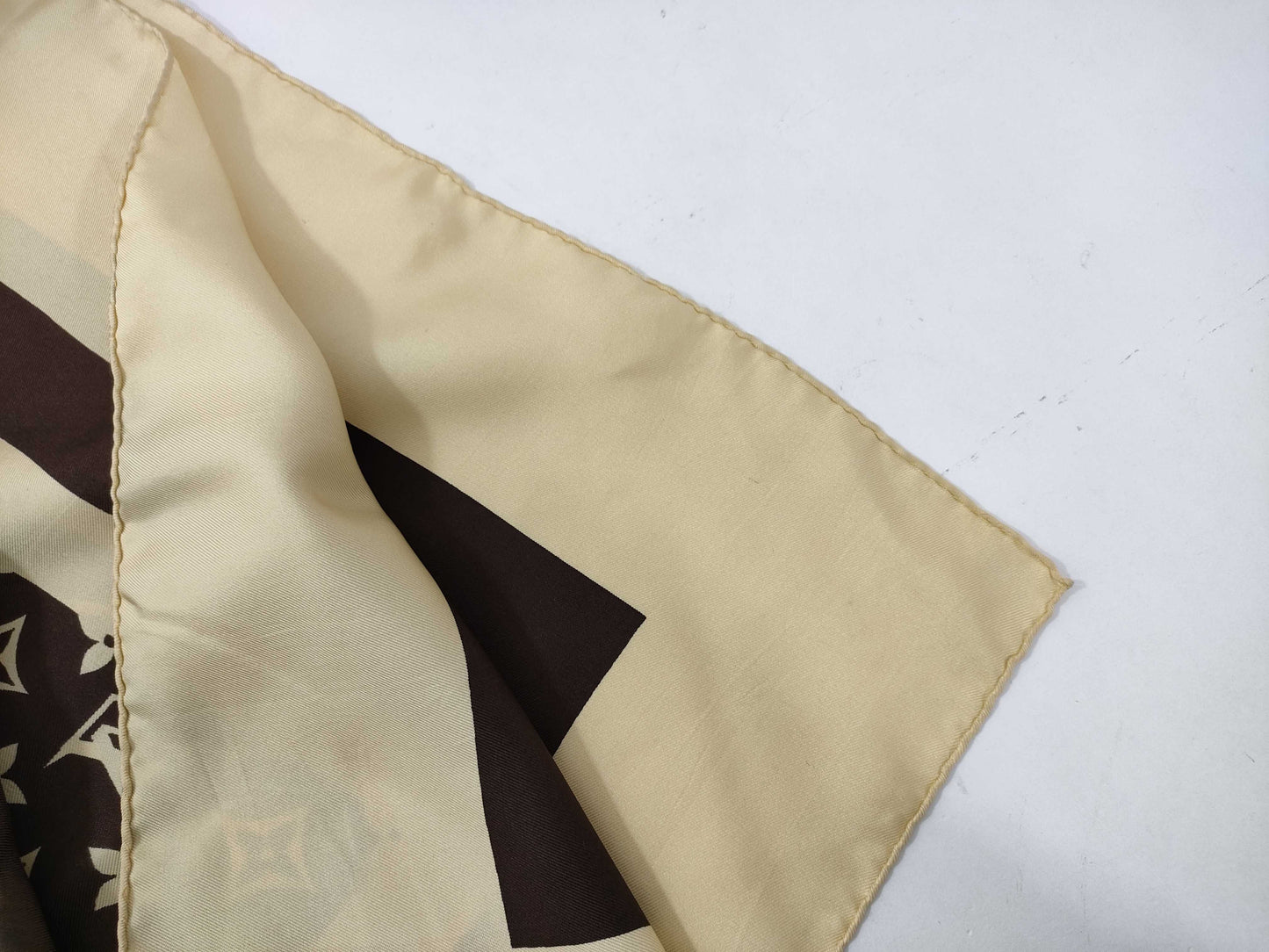 LOUIS VUITTON Monogram and 3 other Chanel scarves