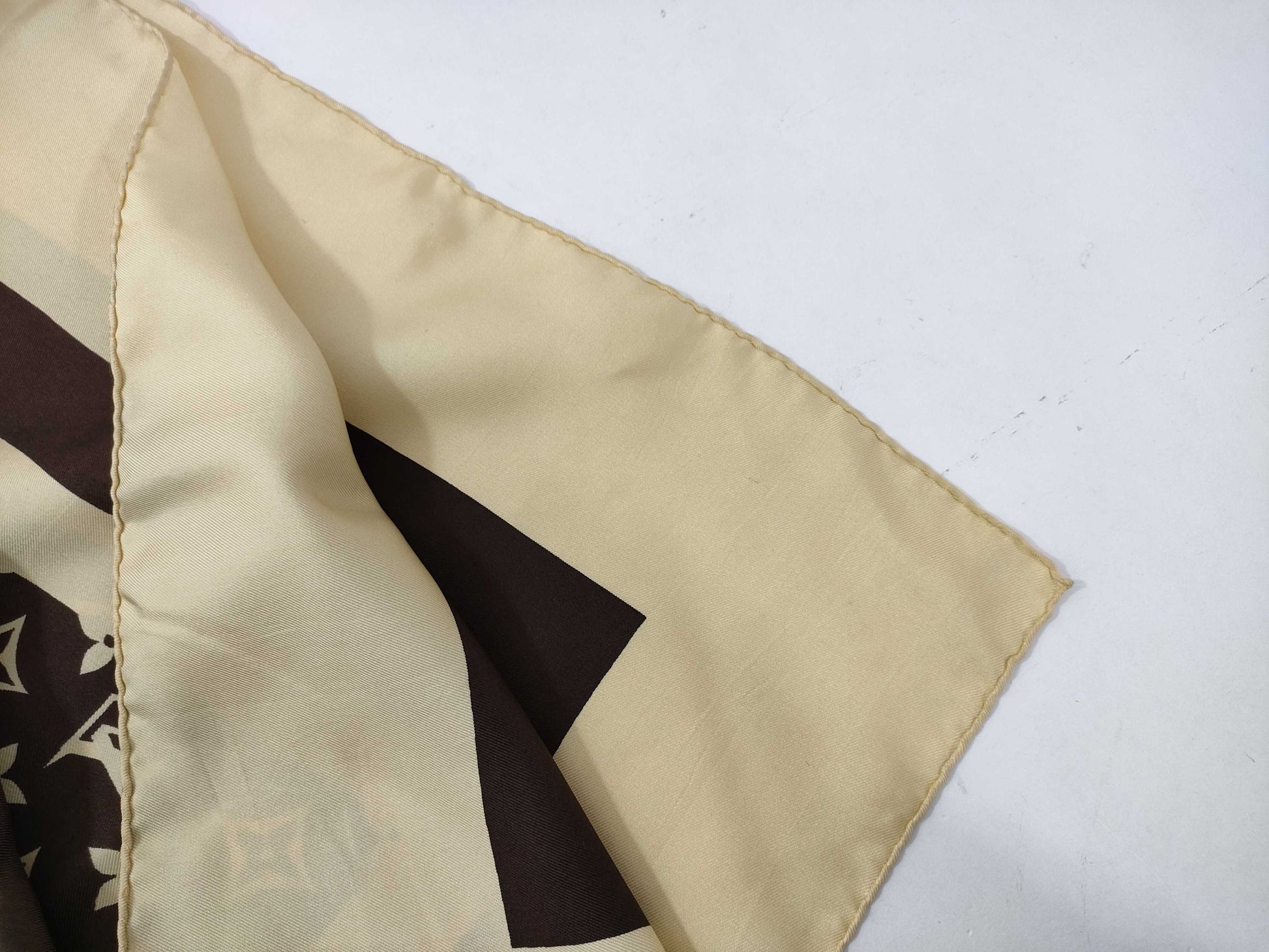 LOUIS VUITTON Monogram and 3 other Chanel scarves