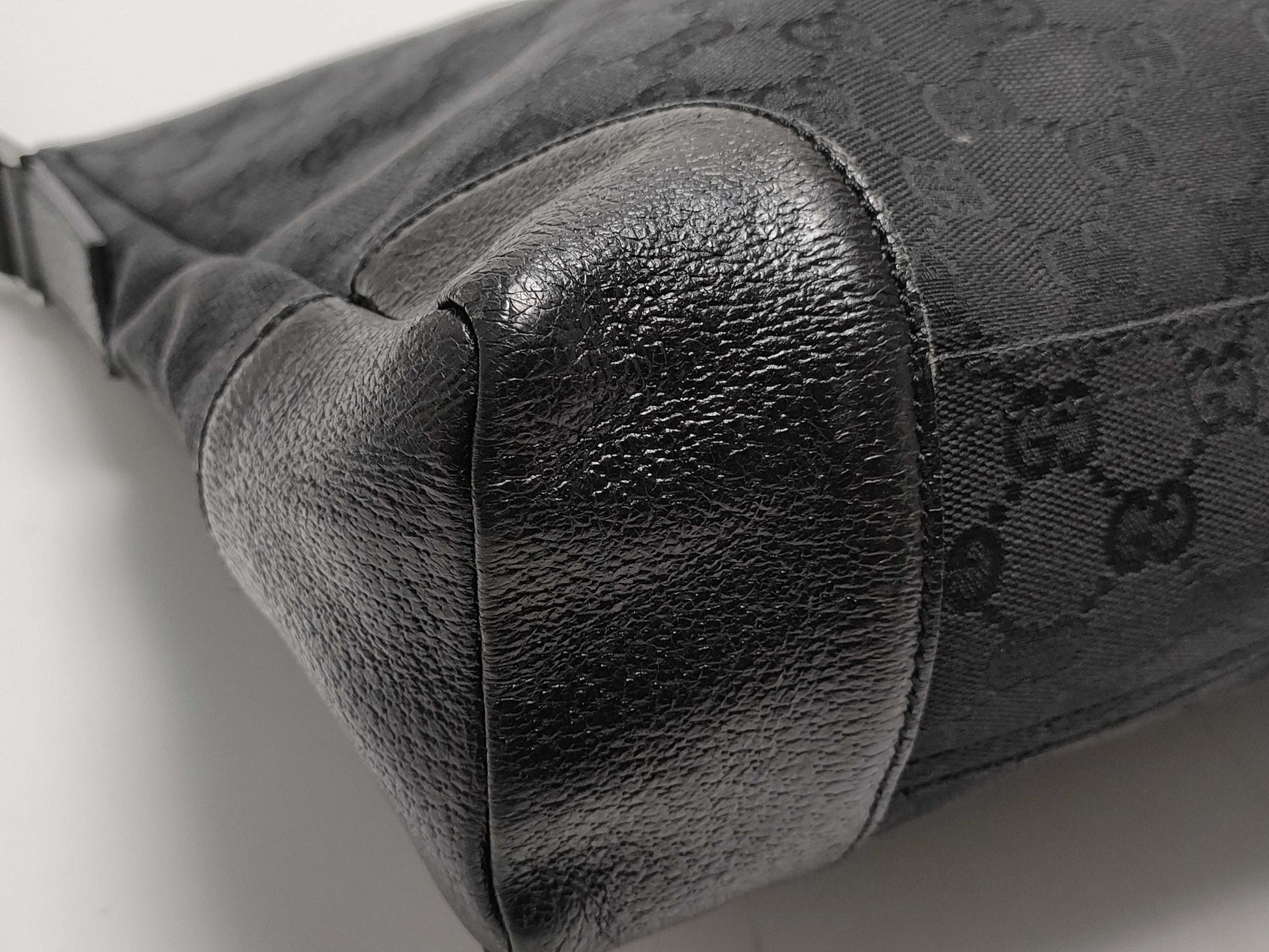 GUCCI GG Canvas 110054 Shoulder Bag