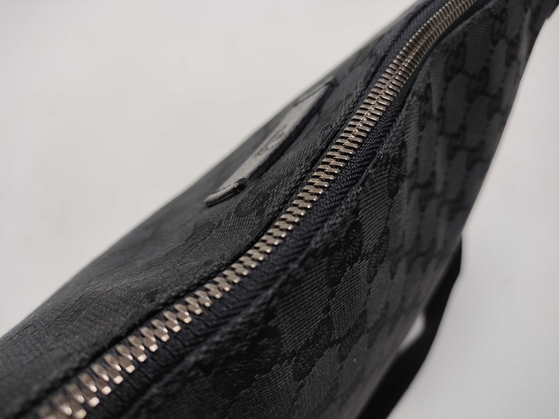 GUCCI GG Canvas 110054 Shoulder Bag