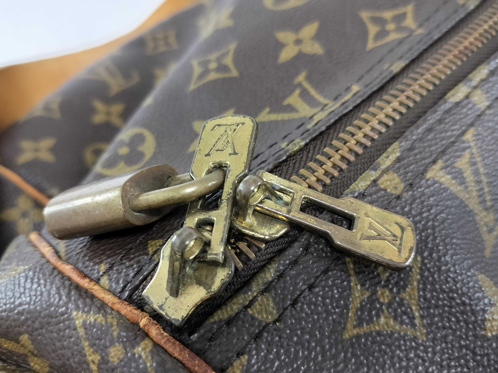 LOUIS VUITTON Monogram Saxe Pool 60 Bandouliere Boston Bag