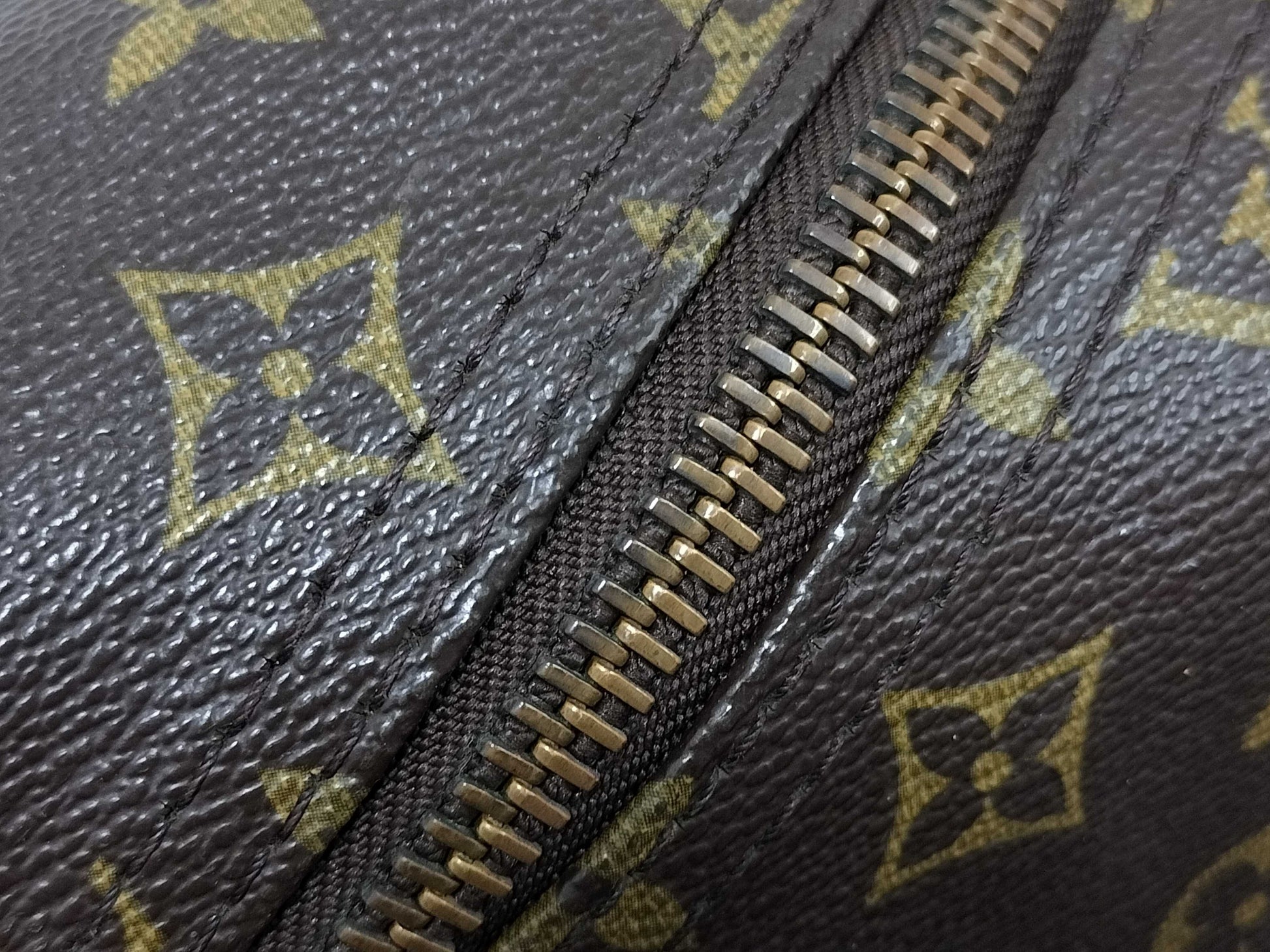 LOUIS VUITTON Monogram Saxe Pool 60 Bandouliere Boston Bag