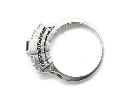 Emerald and Diamond Pm 5.1g Ring 