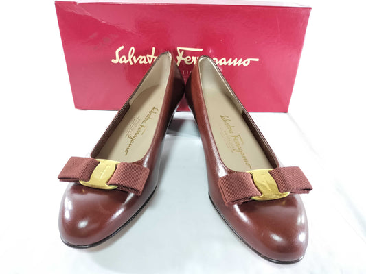 Salvatore Ferragamo Vara Vara Leather Pumps