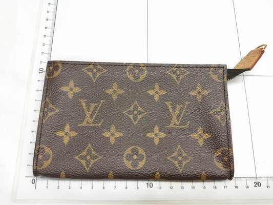 LOUIS VUITTON VI 1957 Monogram Accessory Pouch/Second Pouch Pouch