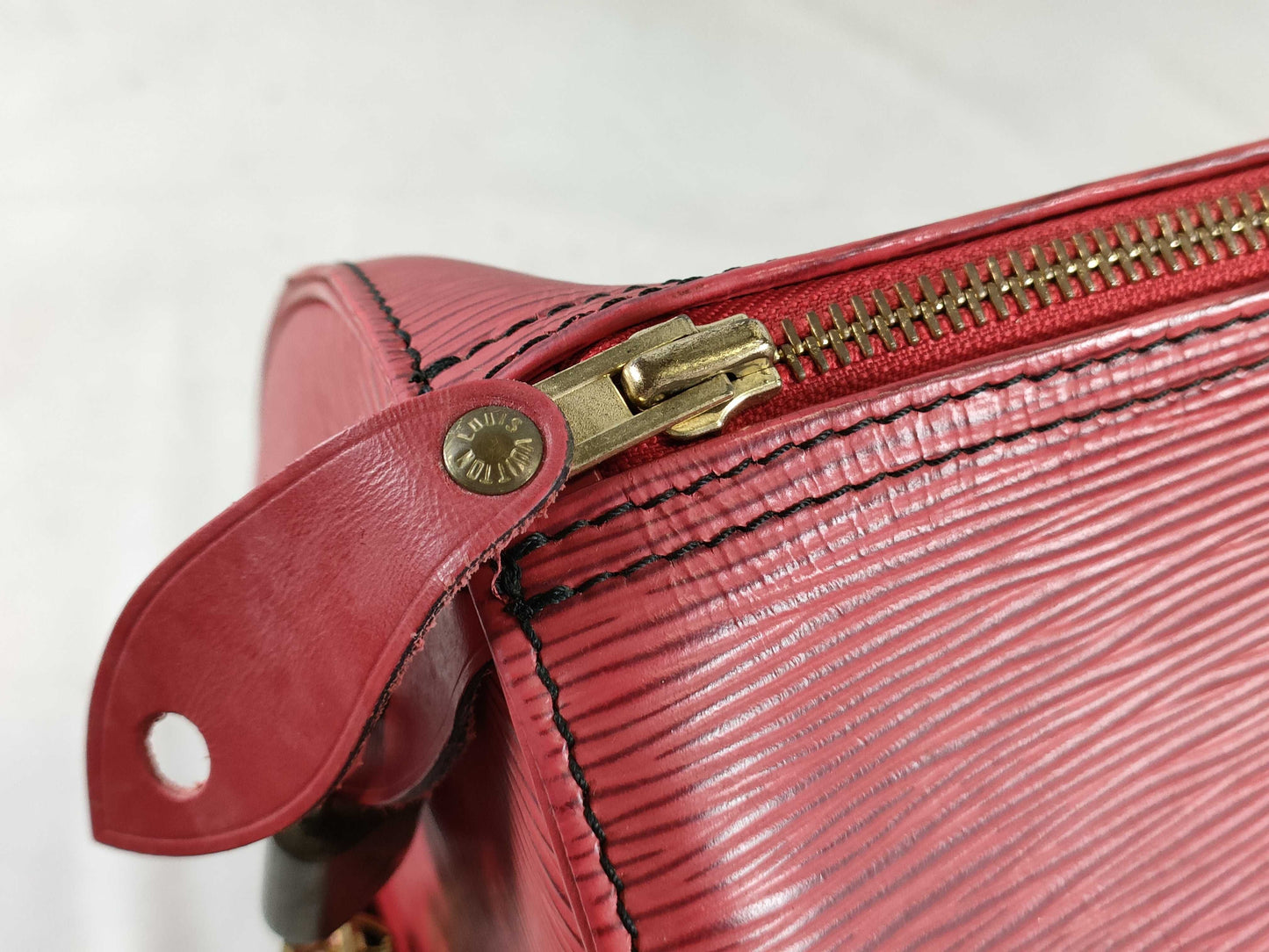 LOUIS VUITTON Epi Speedy 40 Boston Bag