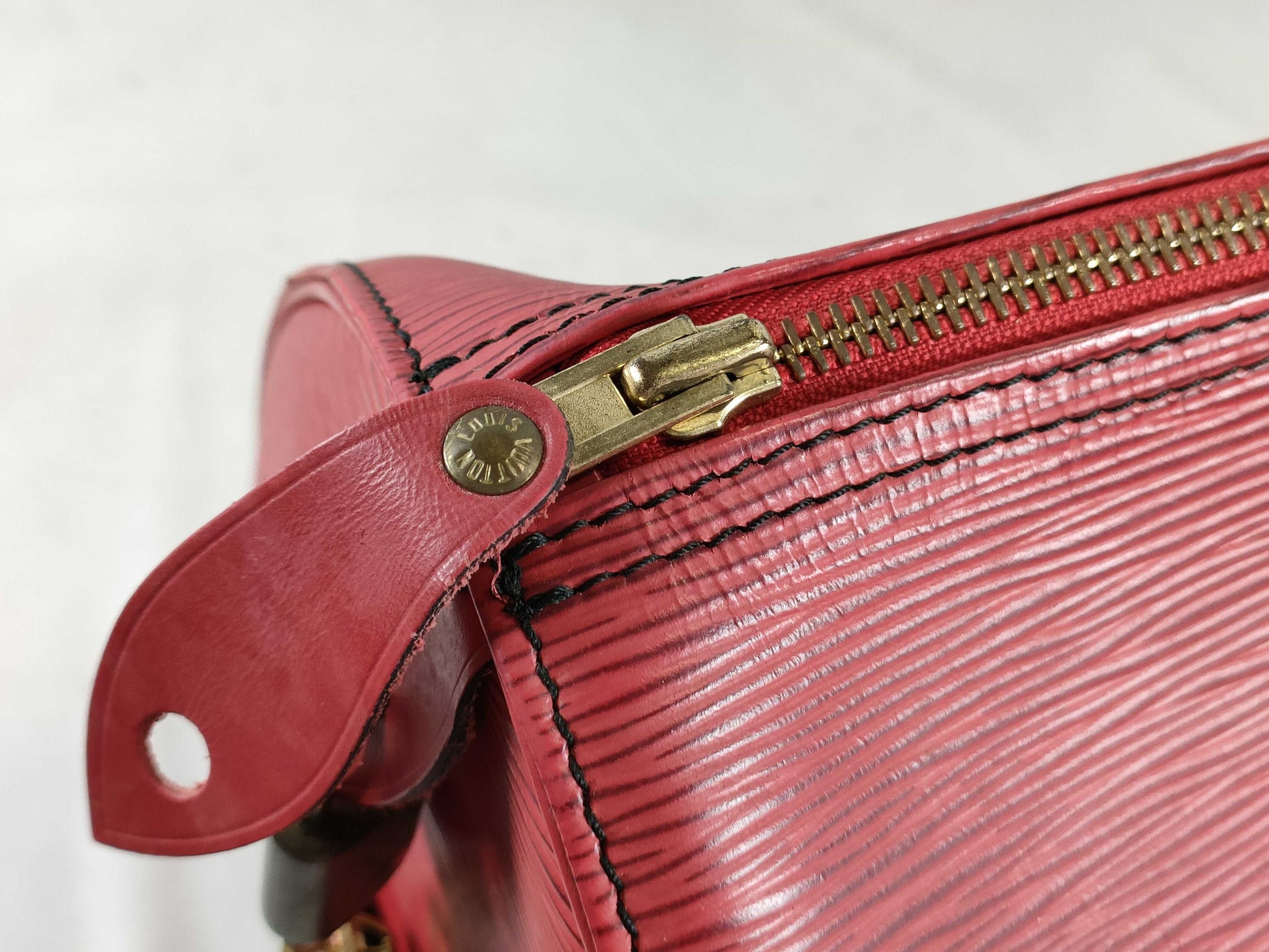 LOUIS VUITTON Epi Speedy 40 Boston Bag