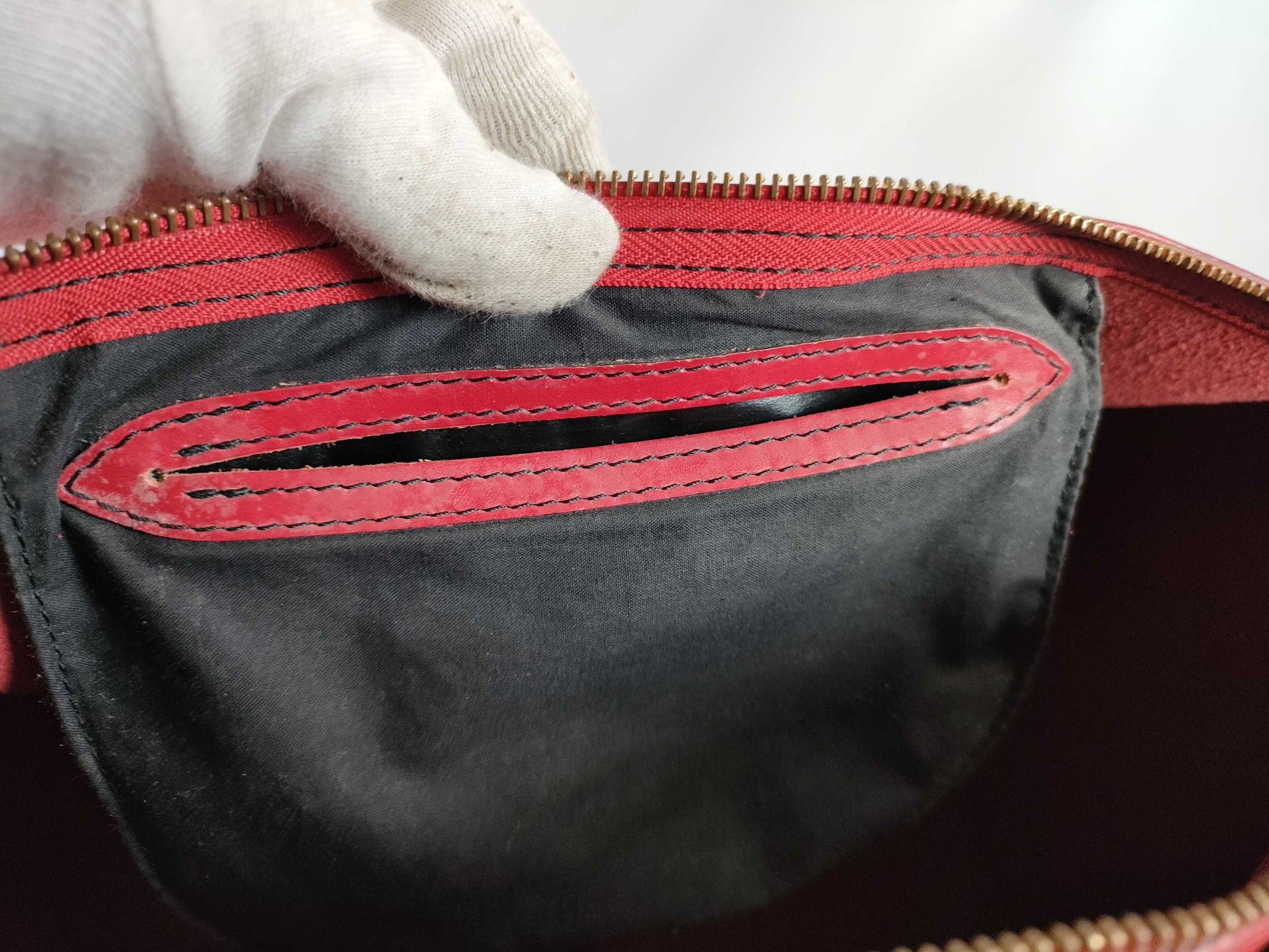 LOUIS VUITTON Epi Speedy 40 Boston Bag