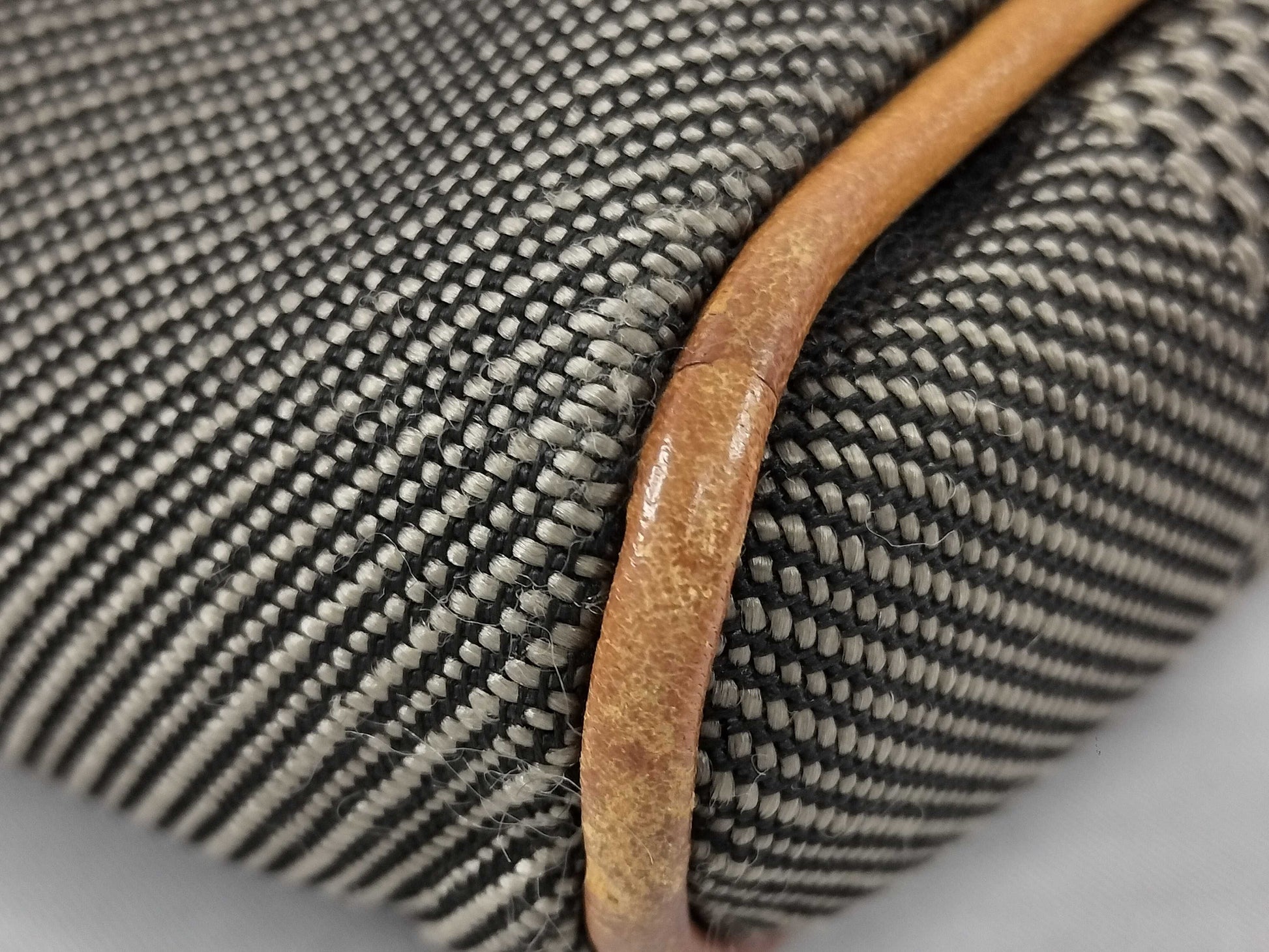 LOUIS VUITTON AR4086 Damier Joan Acrobat Shoulder Bag