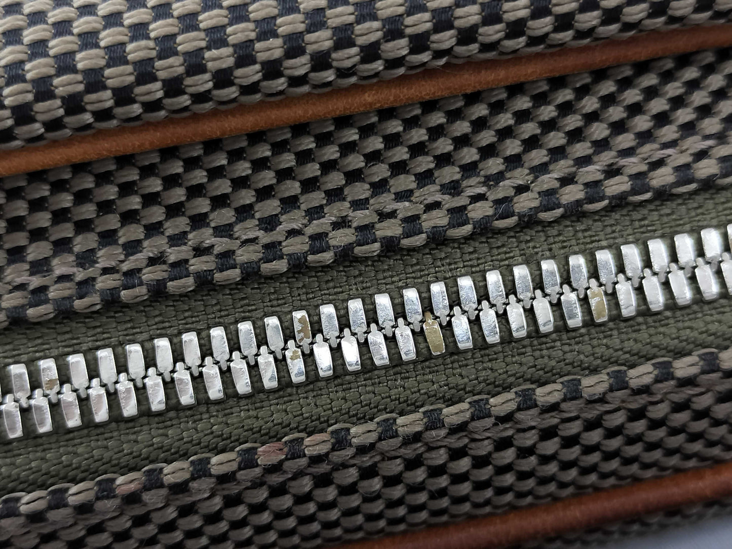 LOUIS VUITTON AR4086 Damier Joan Acrobat Shoulder Bag
