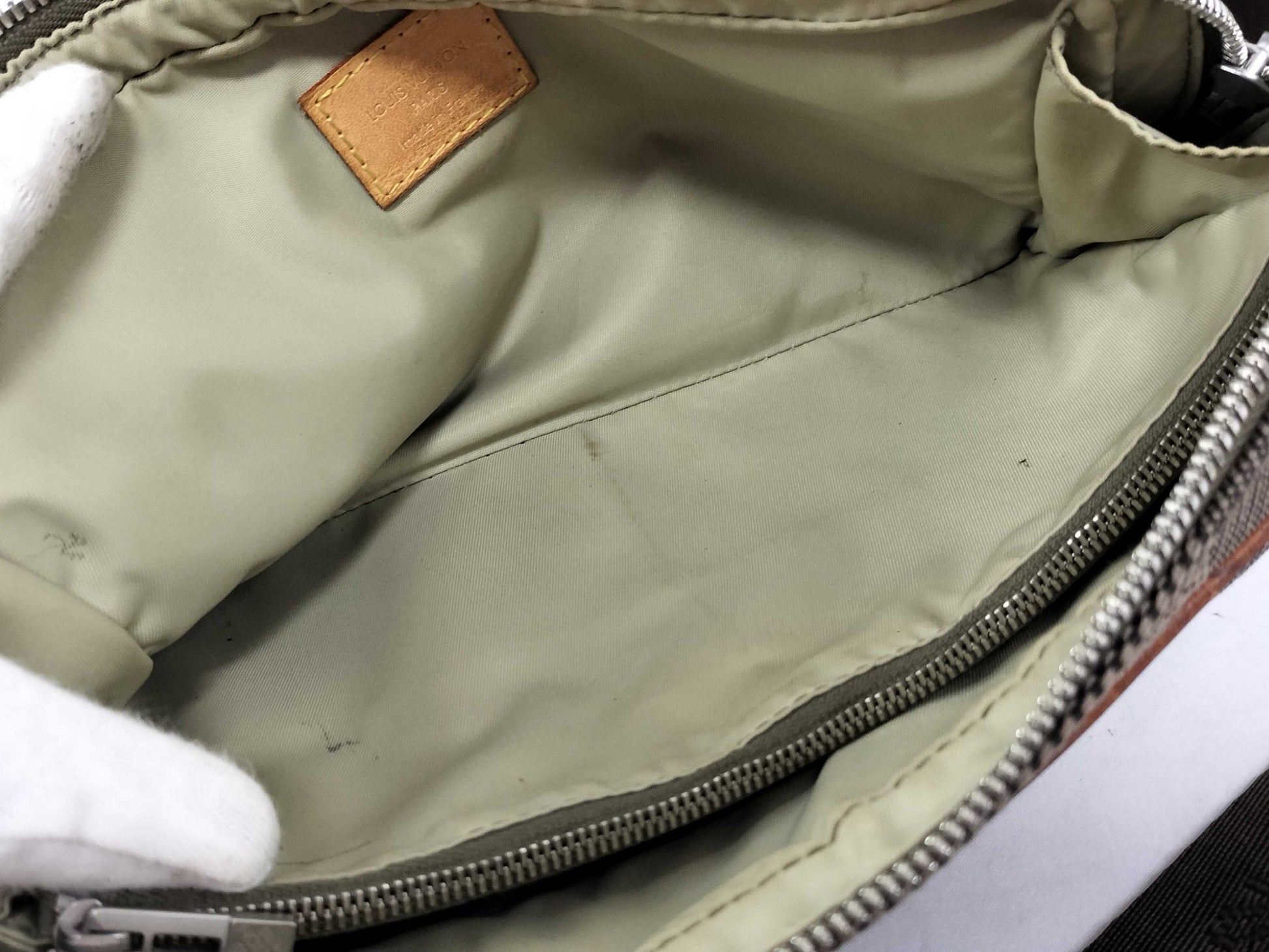 LOUIS VUITTON AR4086 Damier Joan Acrobat Shoulder Bag