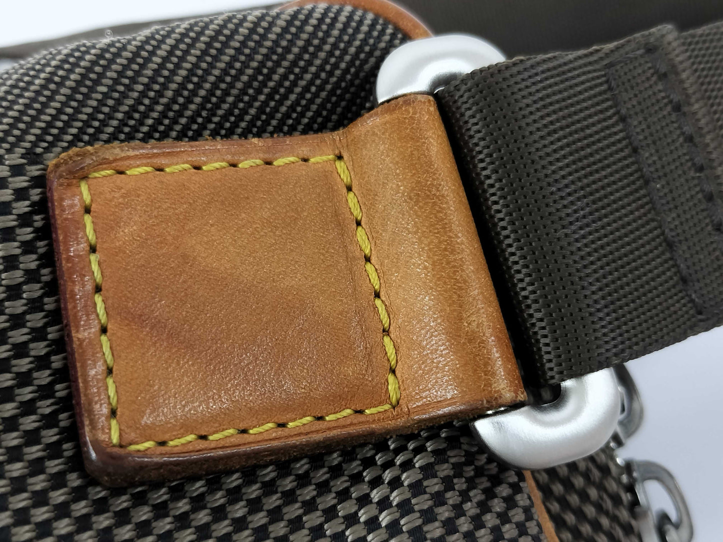 LOUIS VUITTON AR4086 Damier Joan Acrobat Shoulder Bag