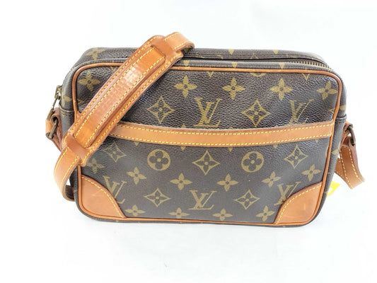 LOUIS VUITTON M51274 Monogram Trocadero Shoulder Bag
