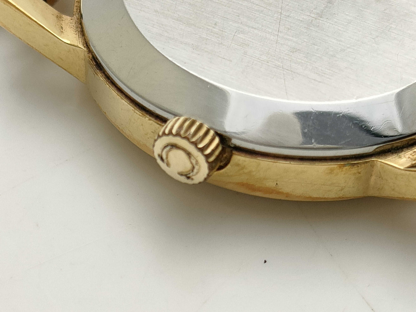 OMEGA Geneva Manual Winding Women's Watch with Broken Strap