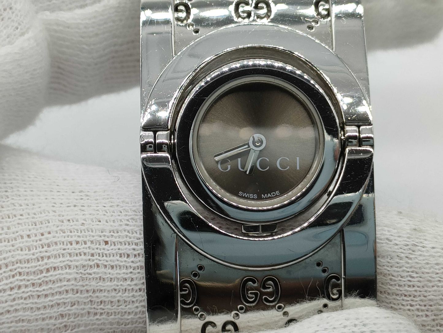 GUCCI GG Pattern Bangle Watch 112 Undying Women's Watch