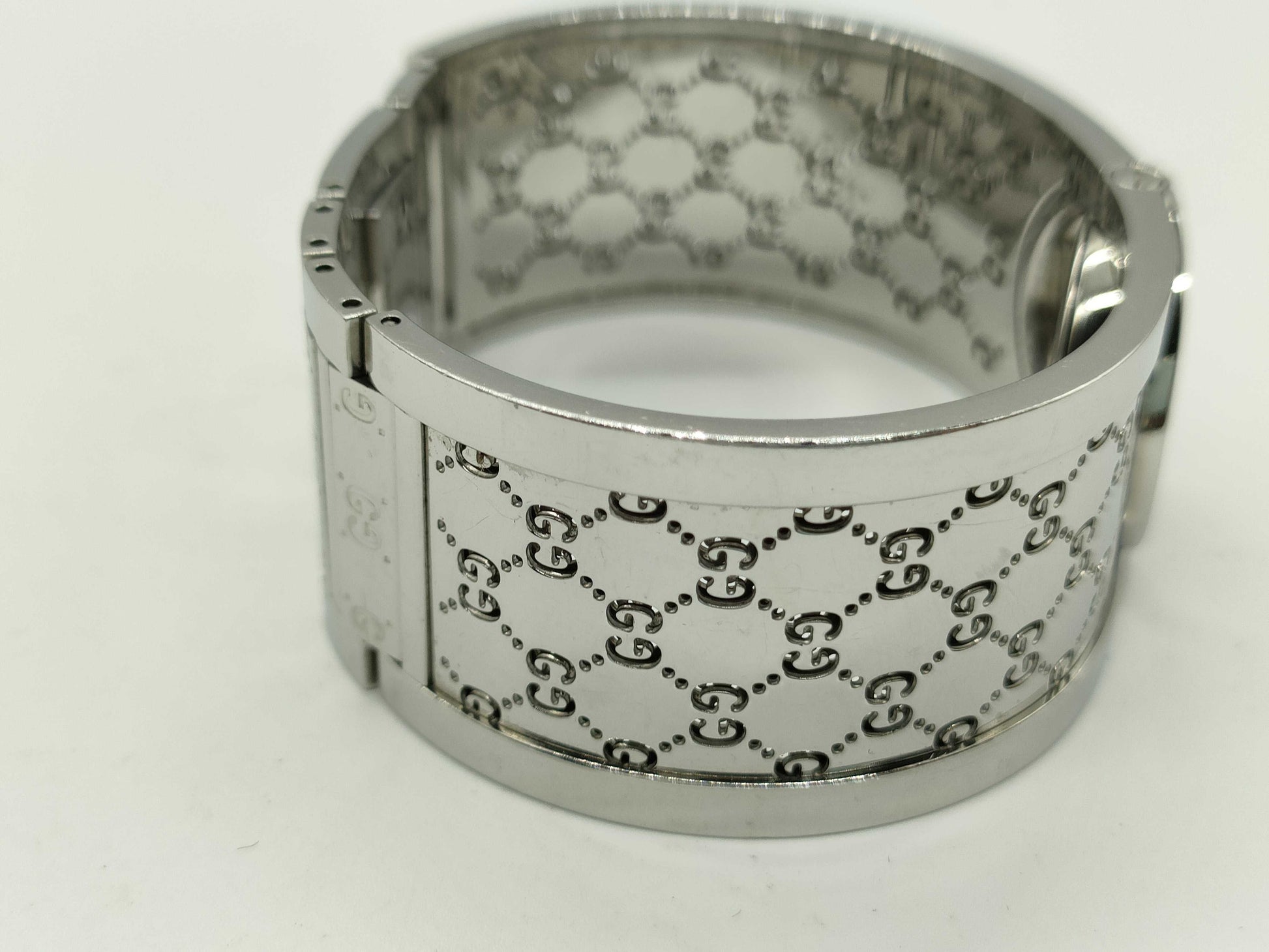 GUCCI GG Pattern Bangle Watch 112 Undying Women's Watch