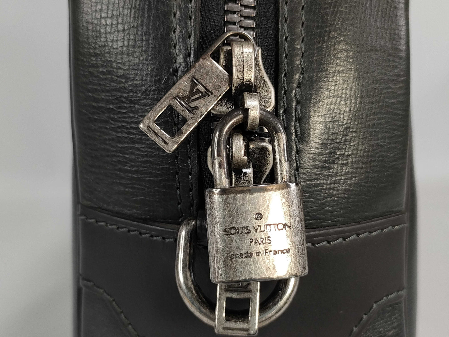 LOUIS VUITTON [Model Number] M97019 Utah Acoma Basalt Business Bag 