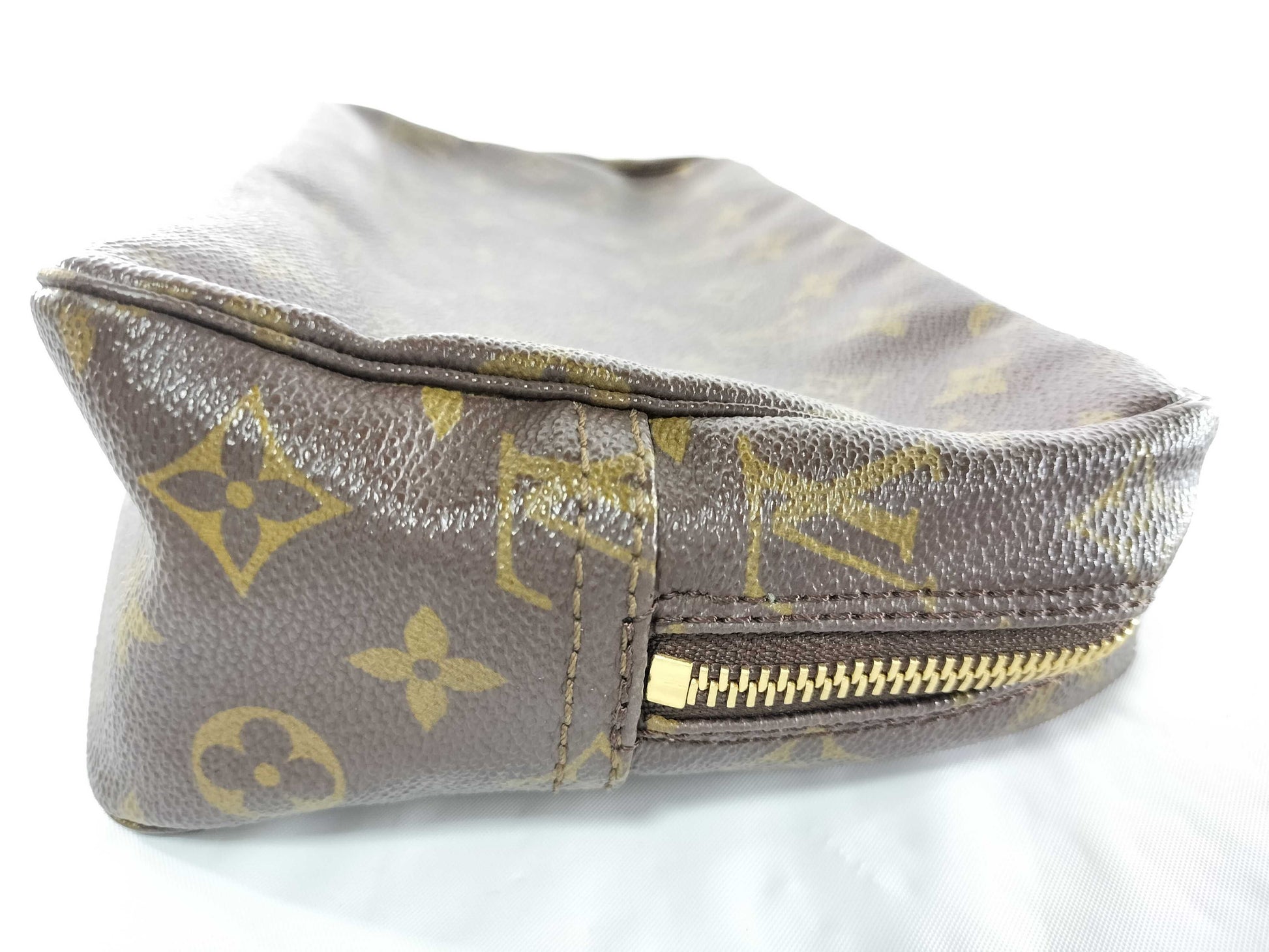 LOUIS VUITTON Monogram True Toilet 28 M47522 Second Bag