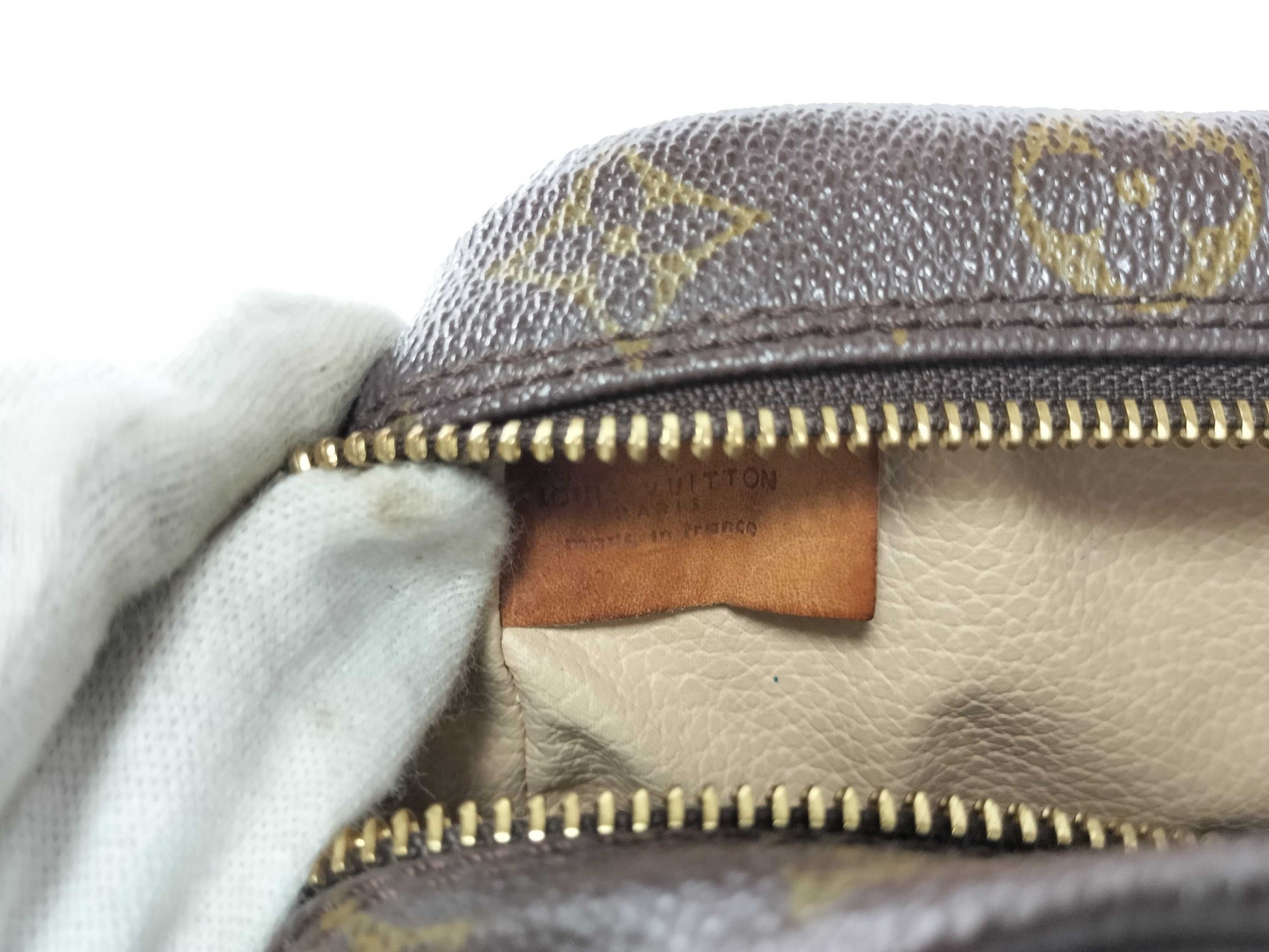 LOUIS VUITTON Monogram True Toilet 28 M47522 Second Bag