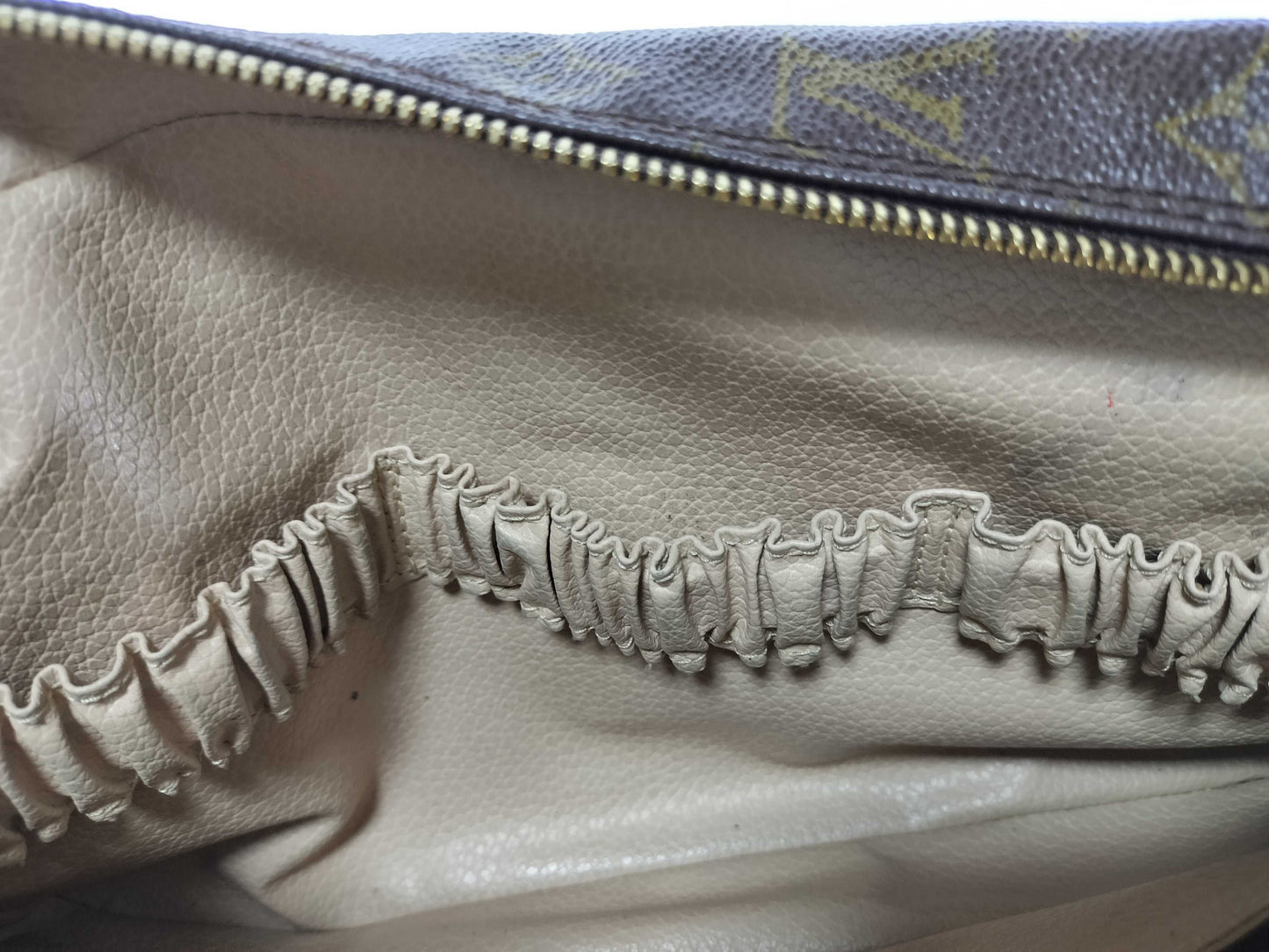 LOUIS VUITTON Monogram True Toilet 28 M47522 Second Bag