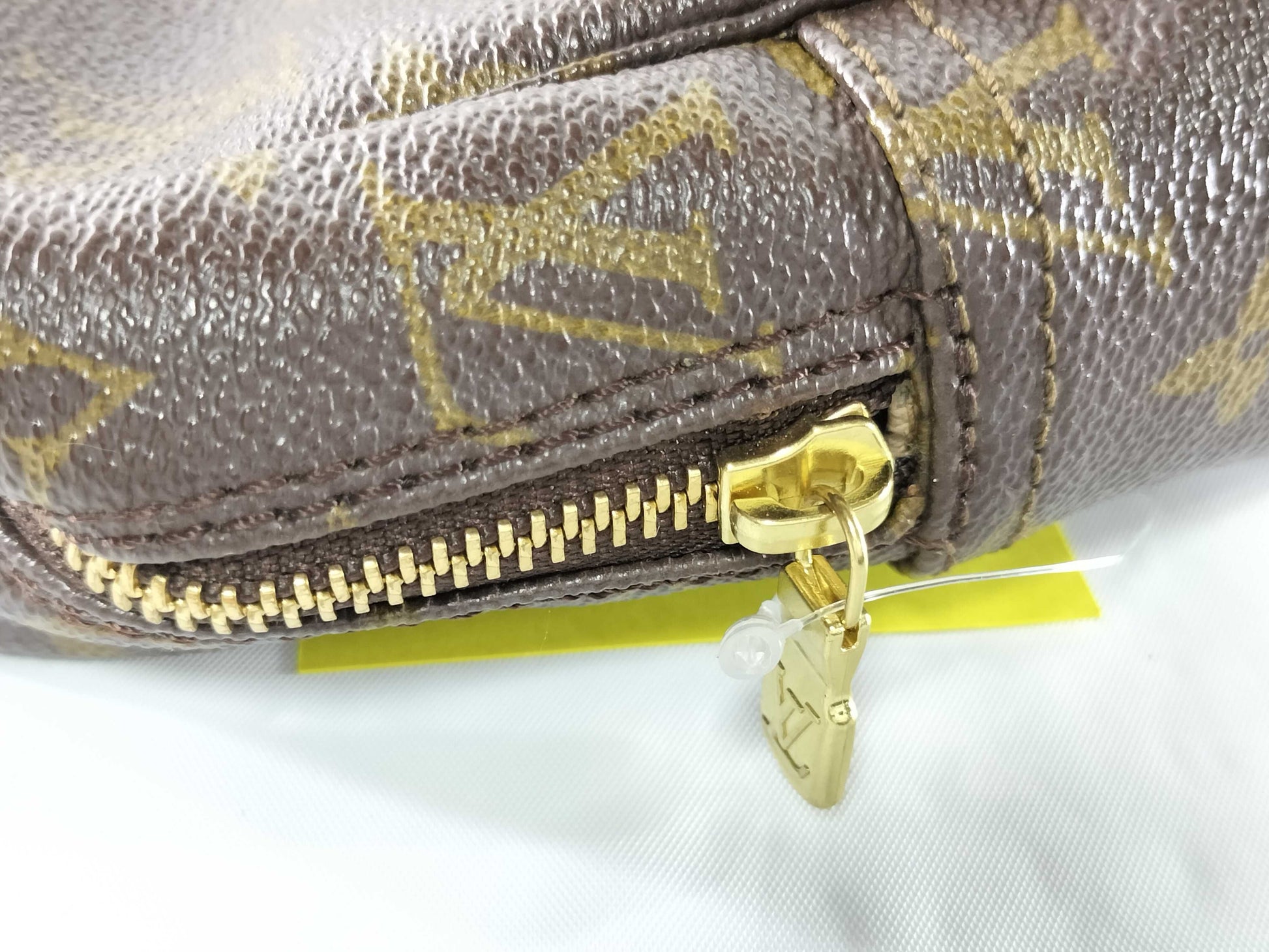 LOUIS VUITTON Monogram True Toilet 28 M47522 Second Bag