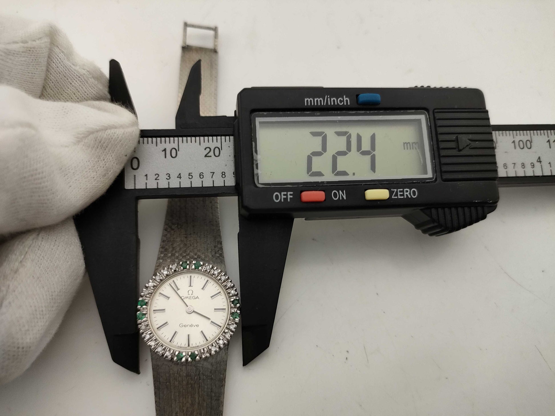OMEGA Geneva Women's Watch with Broken Crown