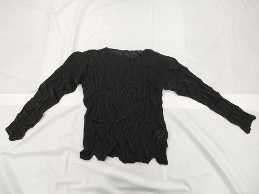 ISSEY MIYAKE Pleated Tops Tops