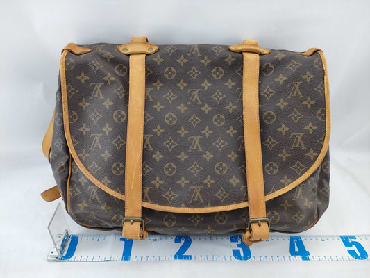 LOUIS VUITTON M42252 Monogram Saumur 43 Shoulder Bag