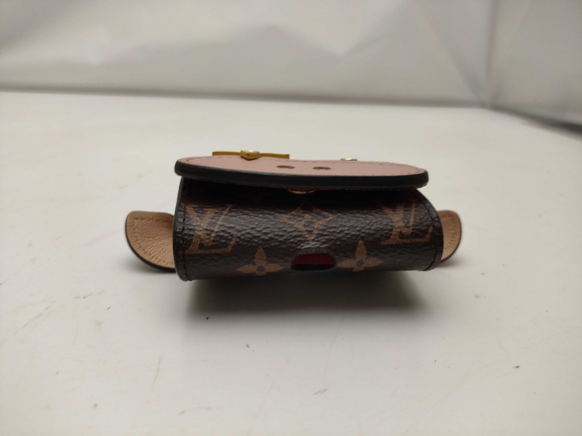 LOUIS VUITTON Monogram G10568 iPod Case Cow Other Accessories