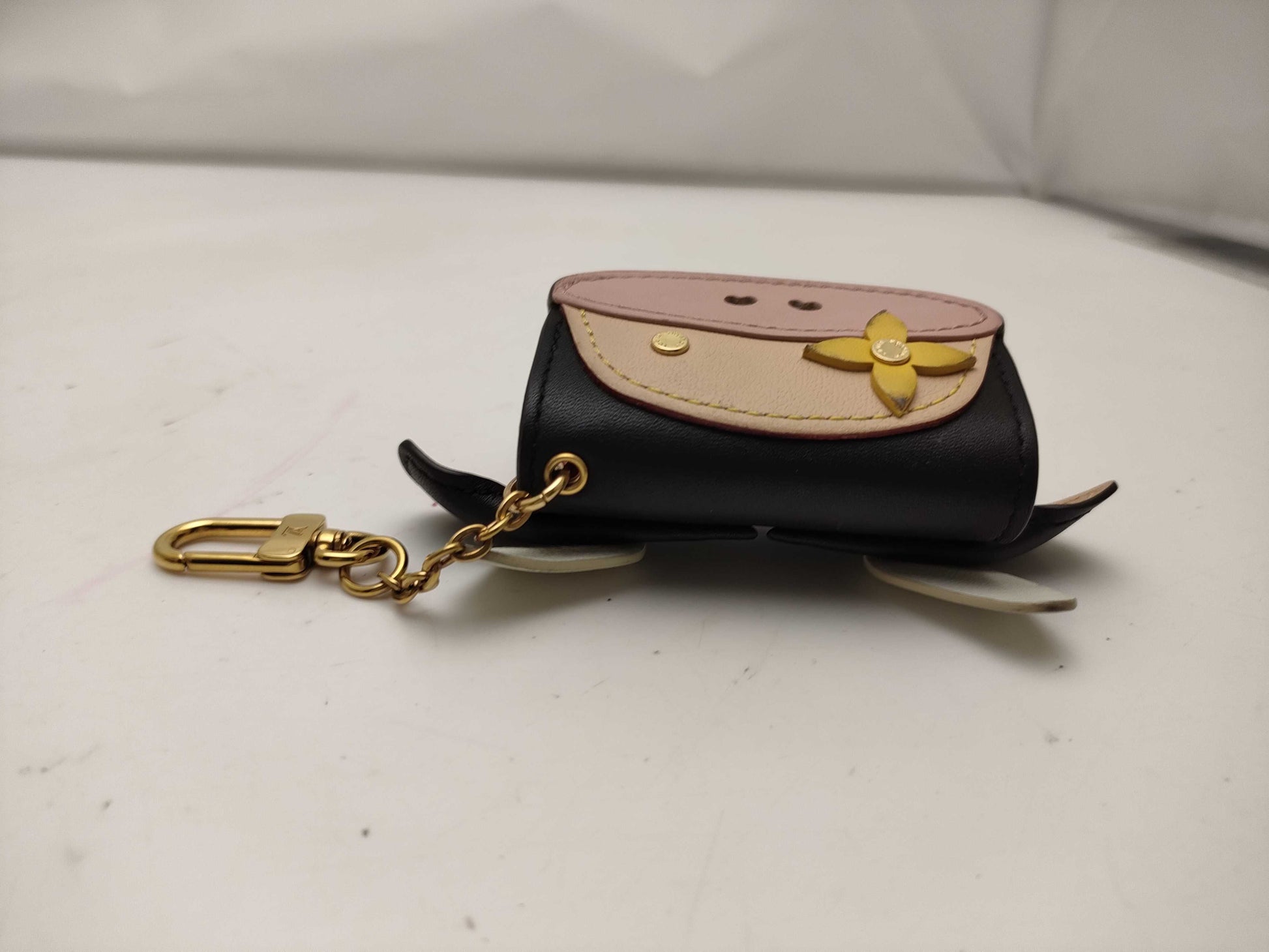 LOUIS VUITTON Monogram G10568 iPod Case Cow Other Accessories