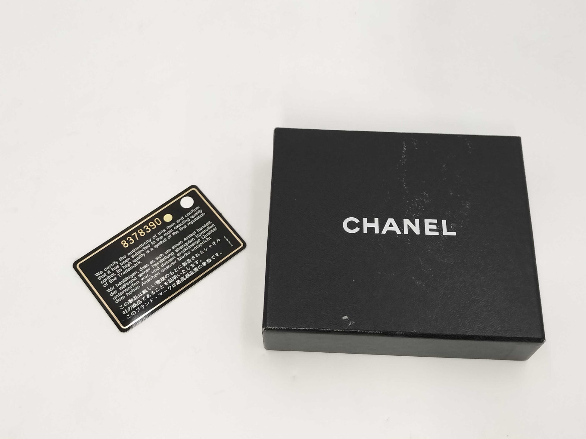 CHANEL Caviar Skin Bifold Wallet