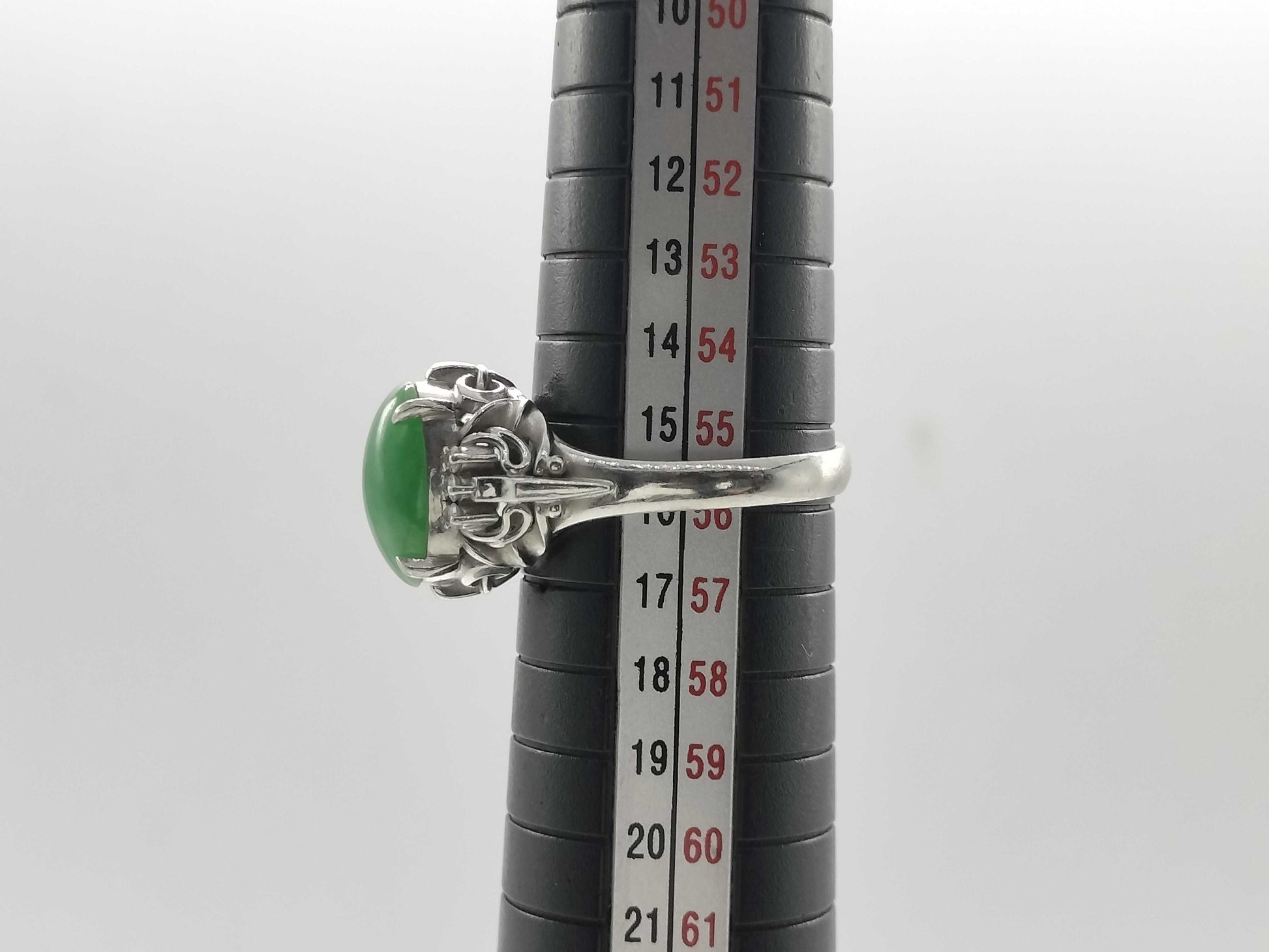 Jadeite 2.96ct D 0.09ct Pt900 6.8g Ring 