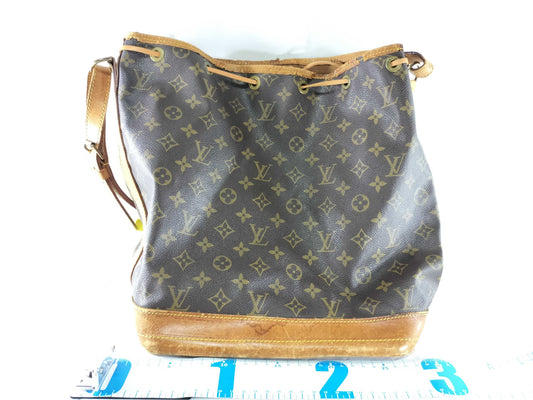 LOUIS VUITTON M42224 Monogram Noe Shoulder Bag