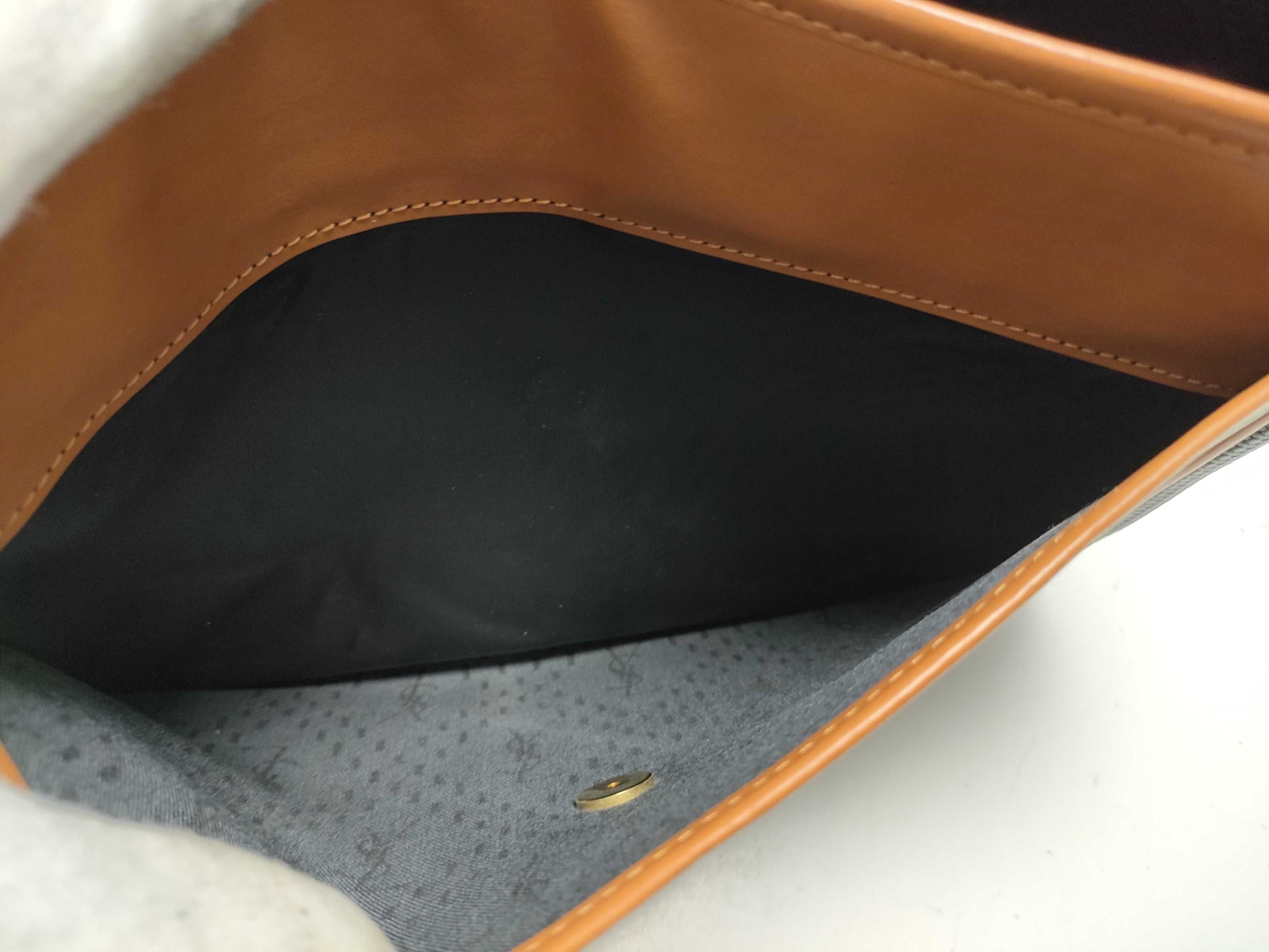 Yves Saint Laurent Canvas/Brown/Shoulder Bag