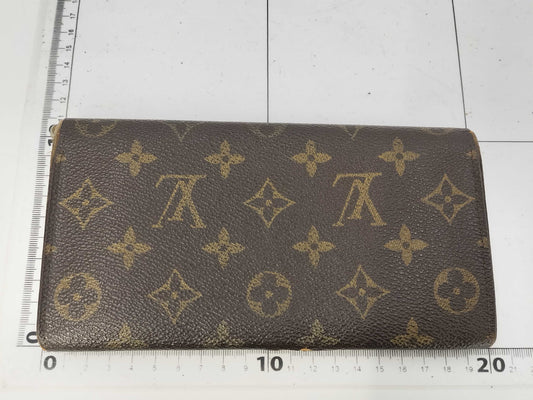 LOUIS VUITTON Monogram International Wallet