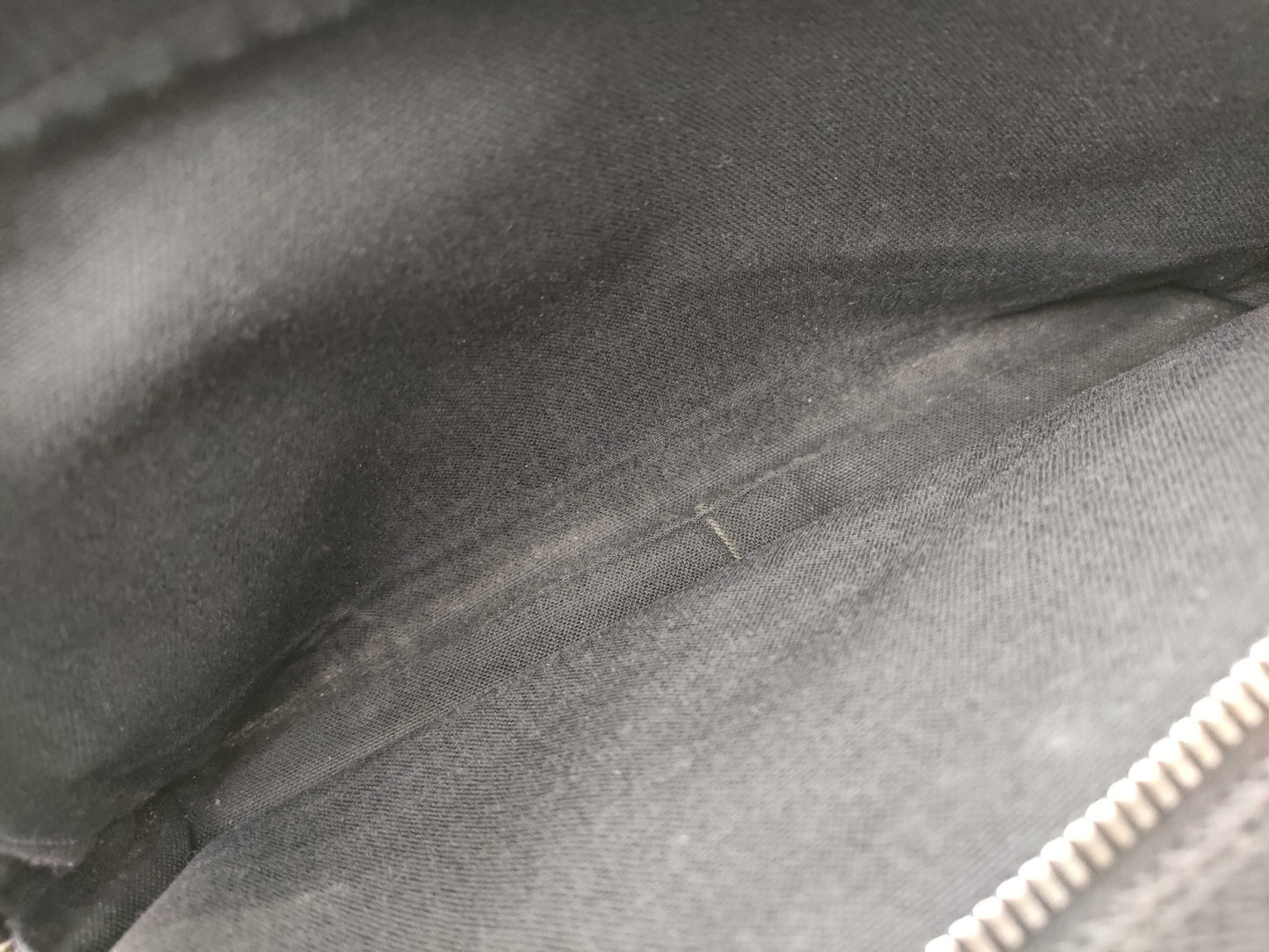 LOUIS VUITTON Taiga Neo Pavel Second Bag