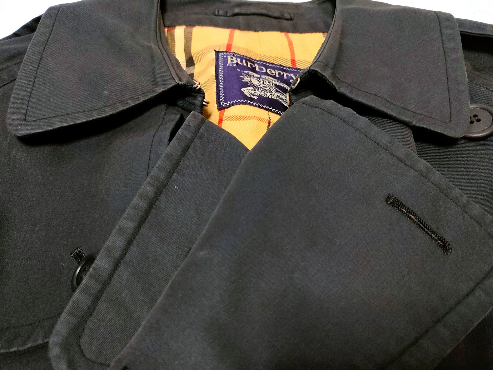 BURBERRY Coat with Nova Check Lining, Belt Missing