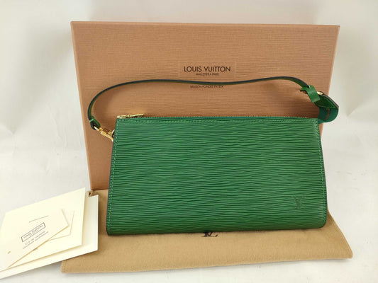 LOUIS VUITTON M52944 Epi Pochette Accessoires Handbag