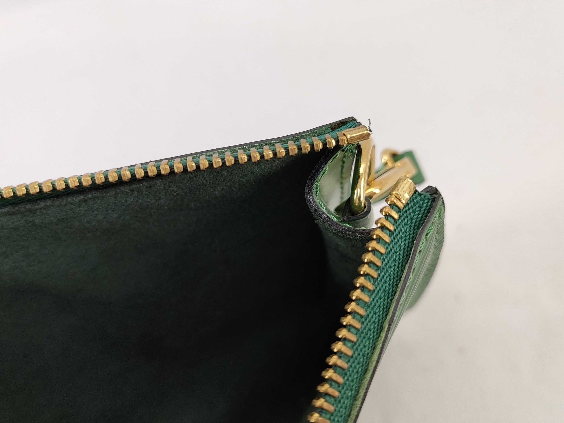 LOUIS VUITTON M52944 Epi Pochette Accessoires Handbag