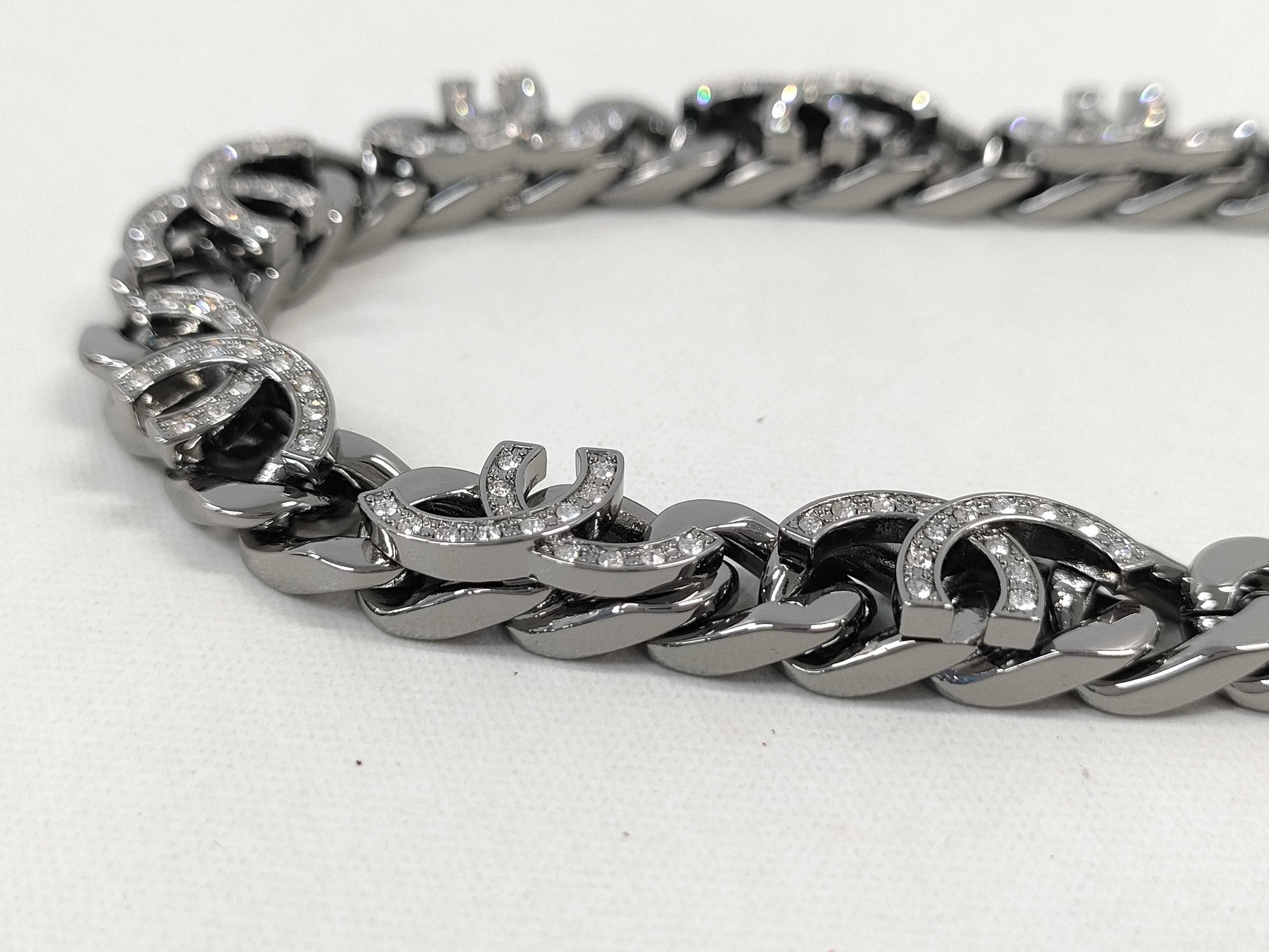 CHANEL I22K Curb Chain Necklace