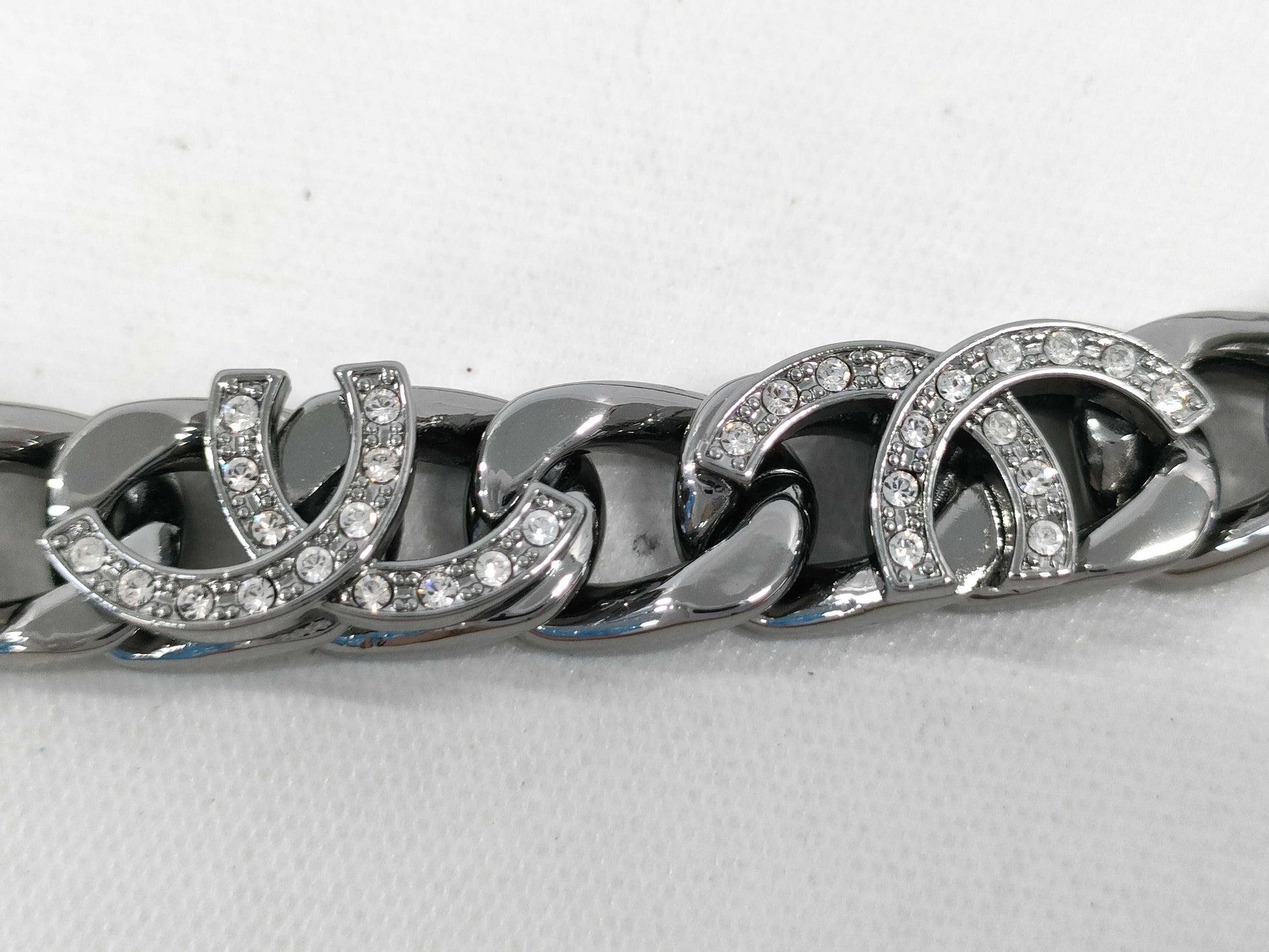 CHANEL I22K Curb Chain Necklace