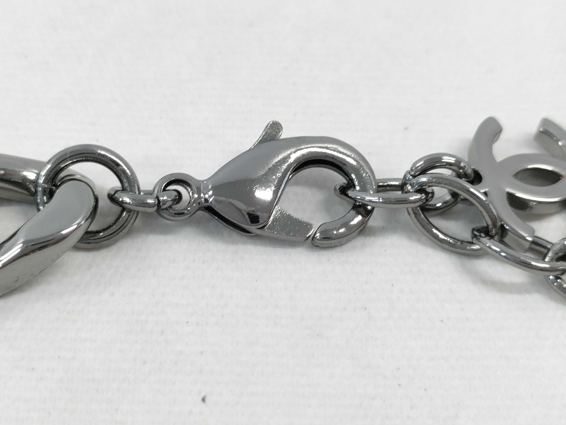 CHANEL I22K Curb Chain Necklace