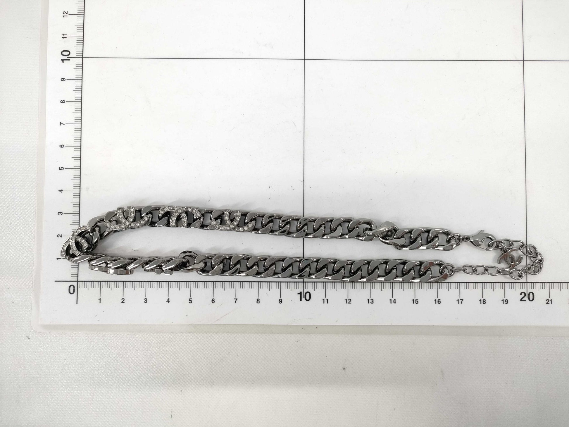 CHANEL I22K Curb Chain Necklace