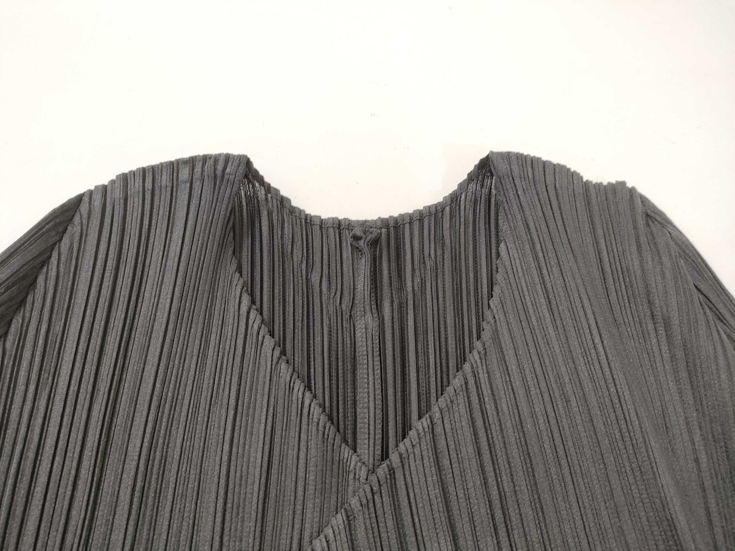 ISSEY MIYAKE Pleats Please Cardigan Black Top