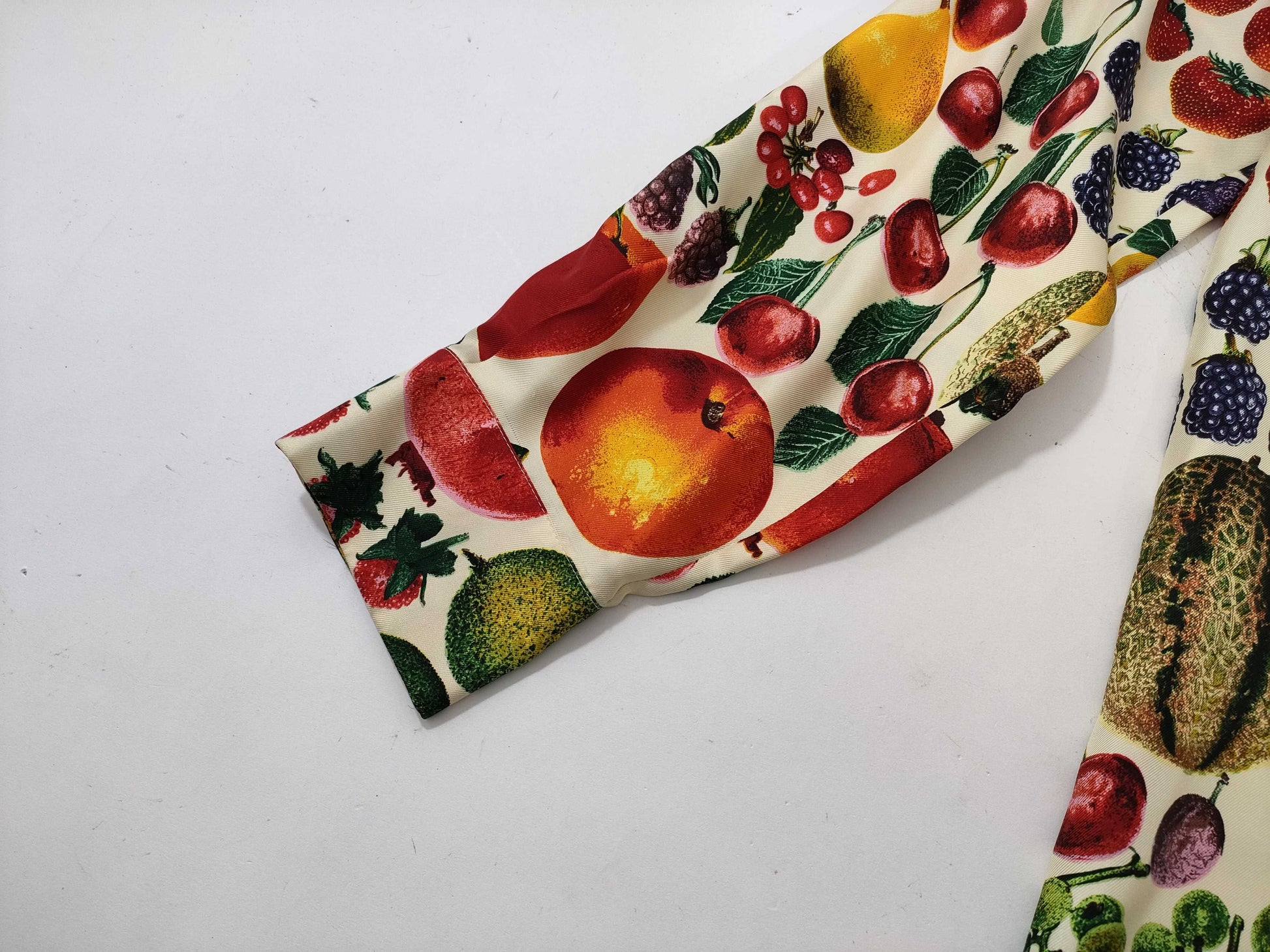 GUCCI 100% Silk Shirt with Fruit Pattern