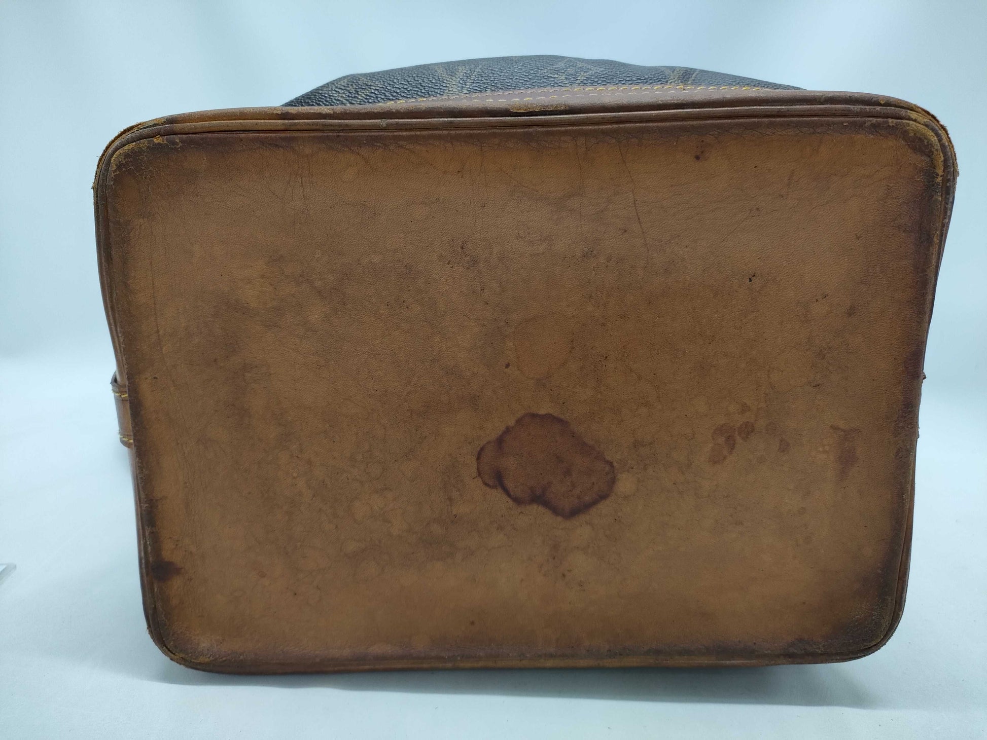 LOUIS VUITTON Monogram M42224 Noe Shoulder Bag